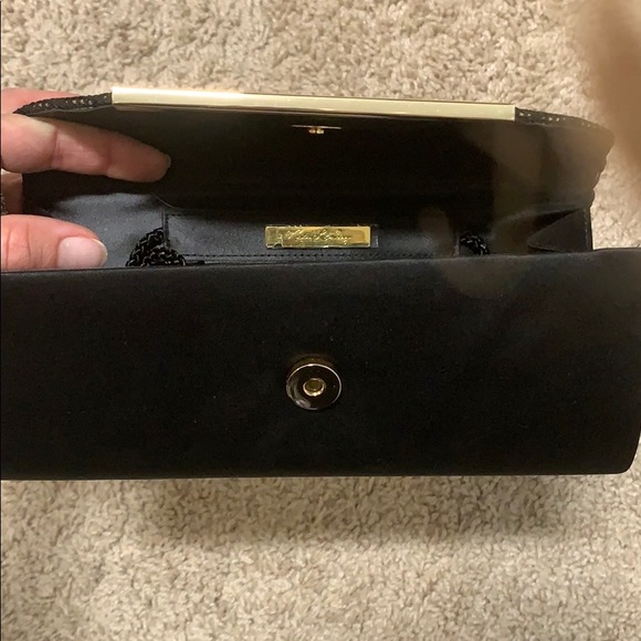 Black and gold clutch - Picture 2 of 2